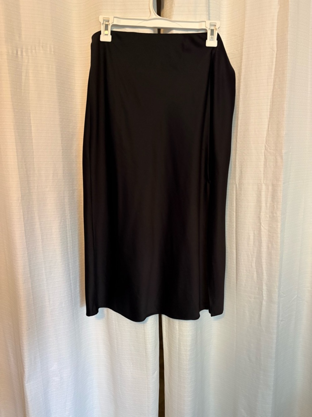 Vera Wang Black Silky Skirt